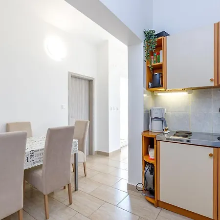 Three-bedroom Stojanovic In Poreč