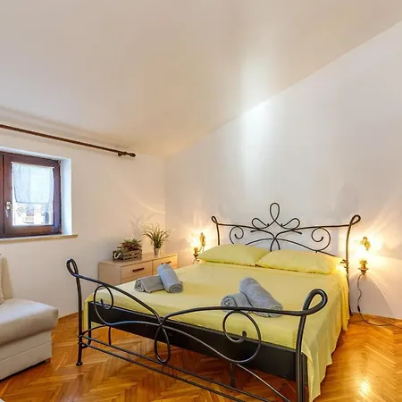 Three-bedroom Stojanovic In Poreč